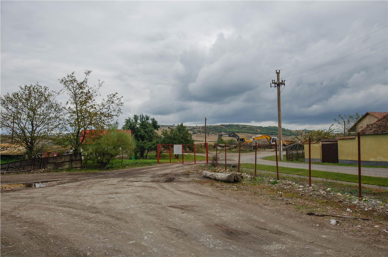 Hala industriala si teren de constructii 3,1 ha in Miercurea Sibiului
