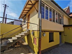 Apartament la casa 3 camere - zona Orasul de Jos