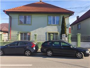 Casa singur in curte cu D+P+1 si 700mp teren in Avrig