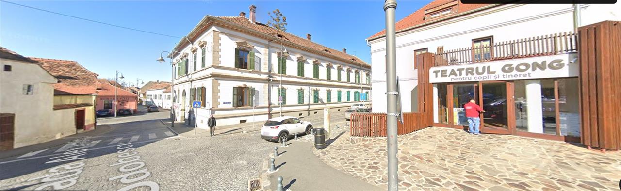 Apartament 4 camere,dependinte si loc de parcare propriu - Sibiu ultracentral