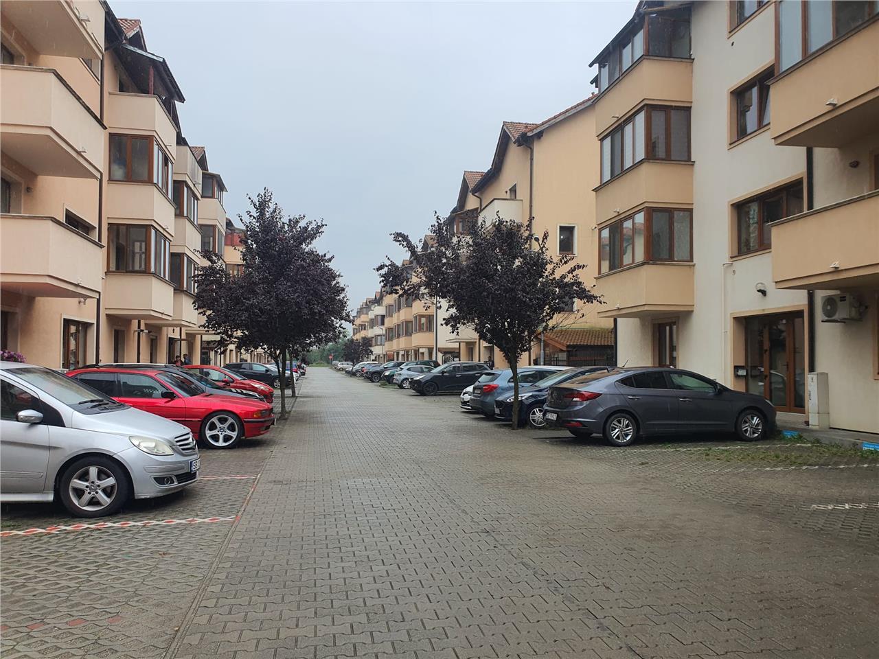 De vanzare apartament modern, etaj 1,parcare - zona Ceaikowsky